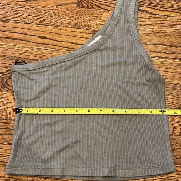 NWOT MOLLY GREEN GREY RIBBED SOFT COTTON ONE SHOULDER CROPPED TANK - SIZE S - Picture 9 of 9